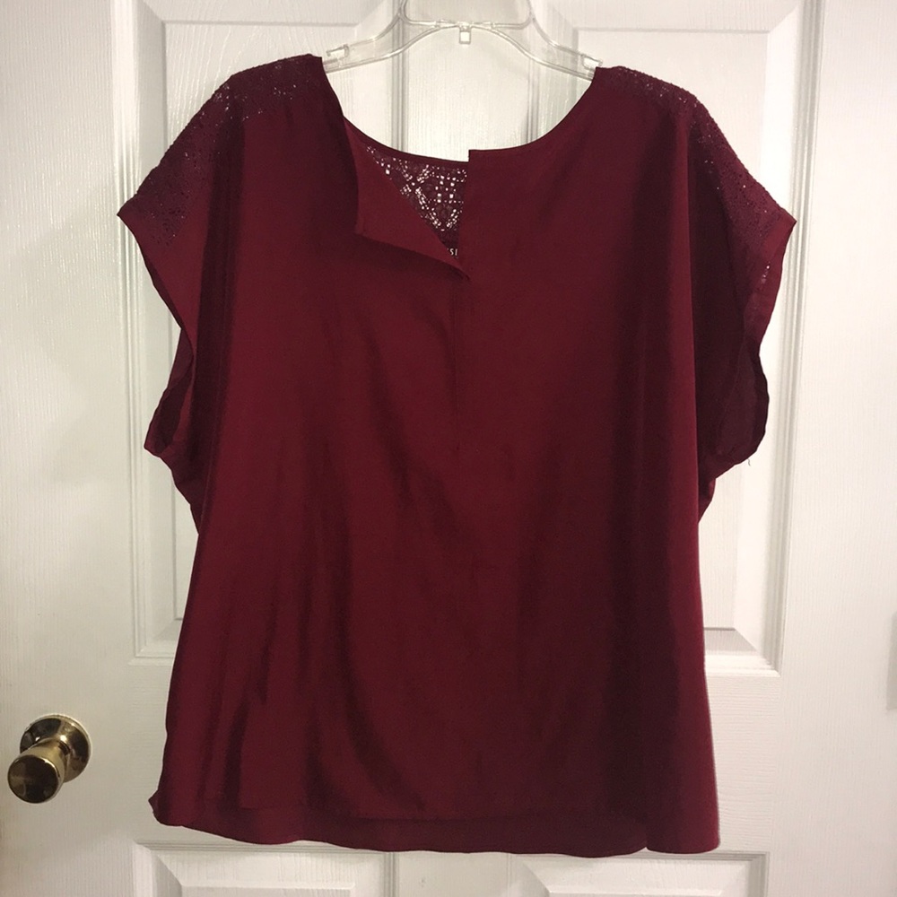 Short sleeve women’s blouse